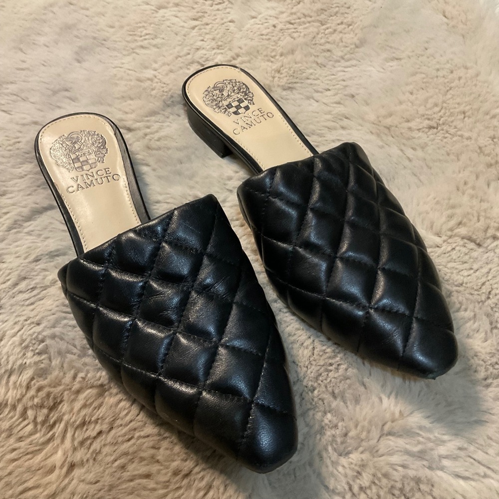 Vince Camuto Felmin Mule Size‎ 7 Black Flats Pointed Toe Quilted Womens